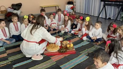 "Трапезата на Бъдни вечер" НП "Хубаво е в детската градина" 4